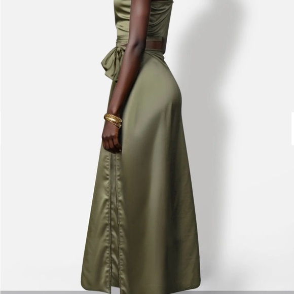 Sleeveless One Shoulder Satin Midi Summer Dress - Picture 4 of 4